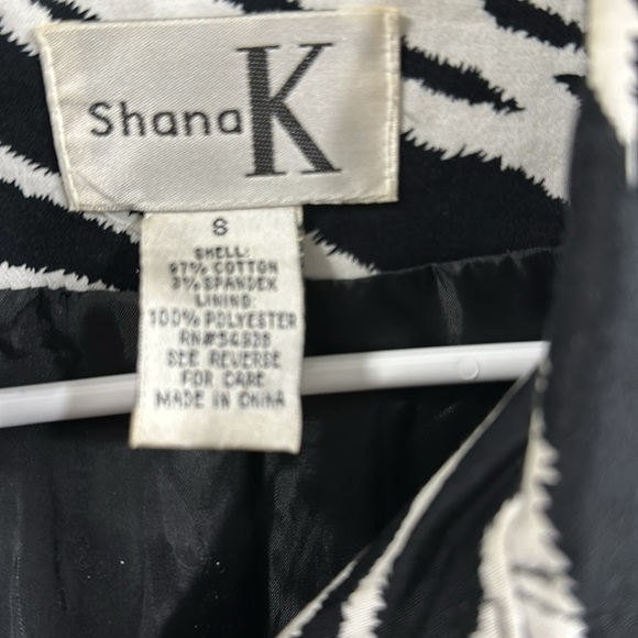 Shana’s zebra print jacket size Small - Picture 2 of 4
